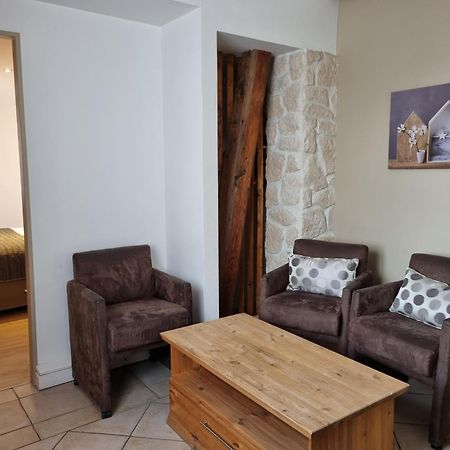 Hotel Saint-Pierre Понтарлье Экстерьер фото