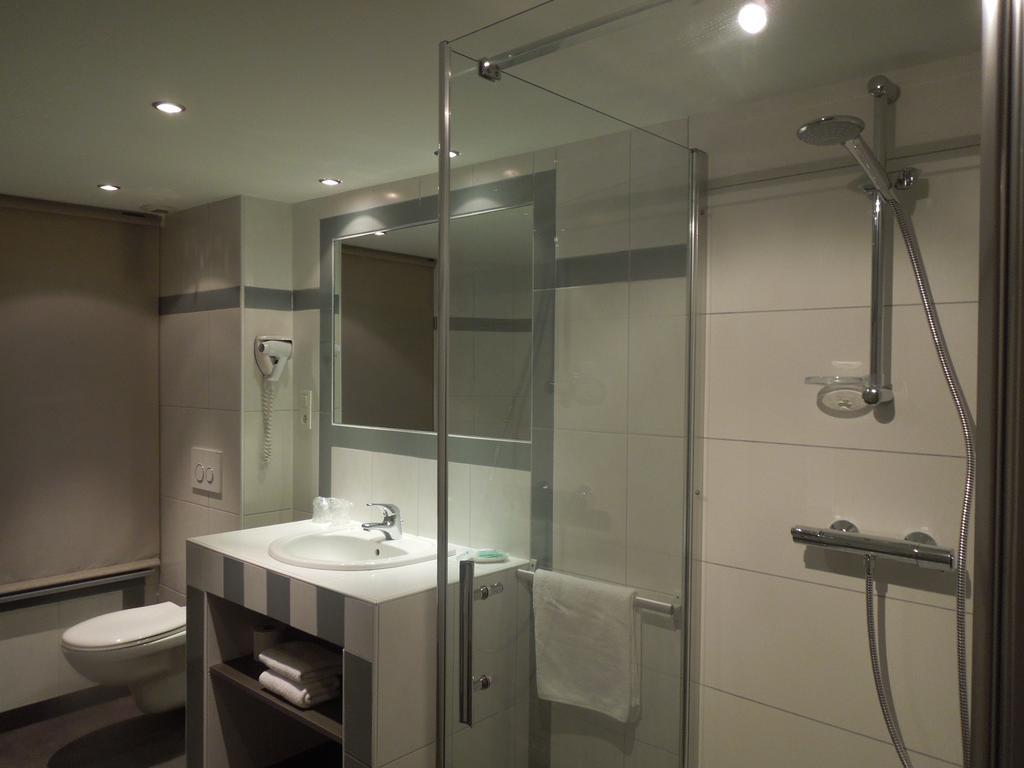 Hotel Saint-Pierre Понтарлье Экстерьер фото