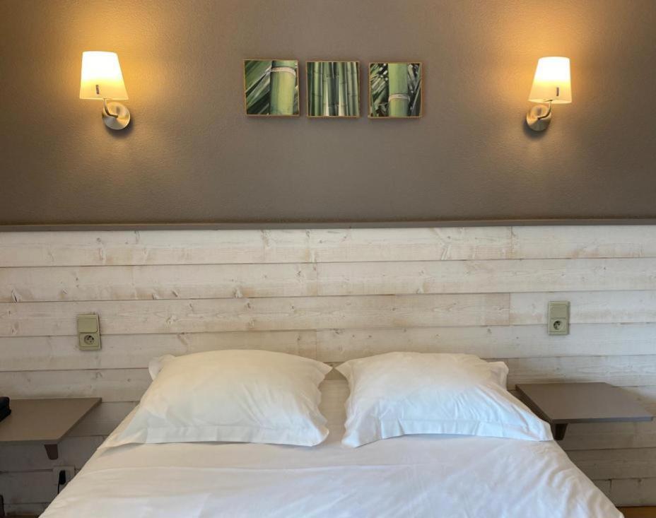 Hotel Saint-Pierre Понтарлье Экстерьер фото