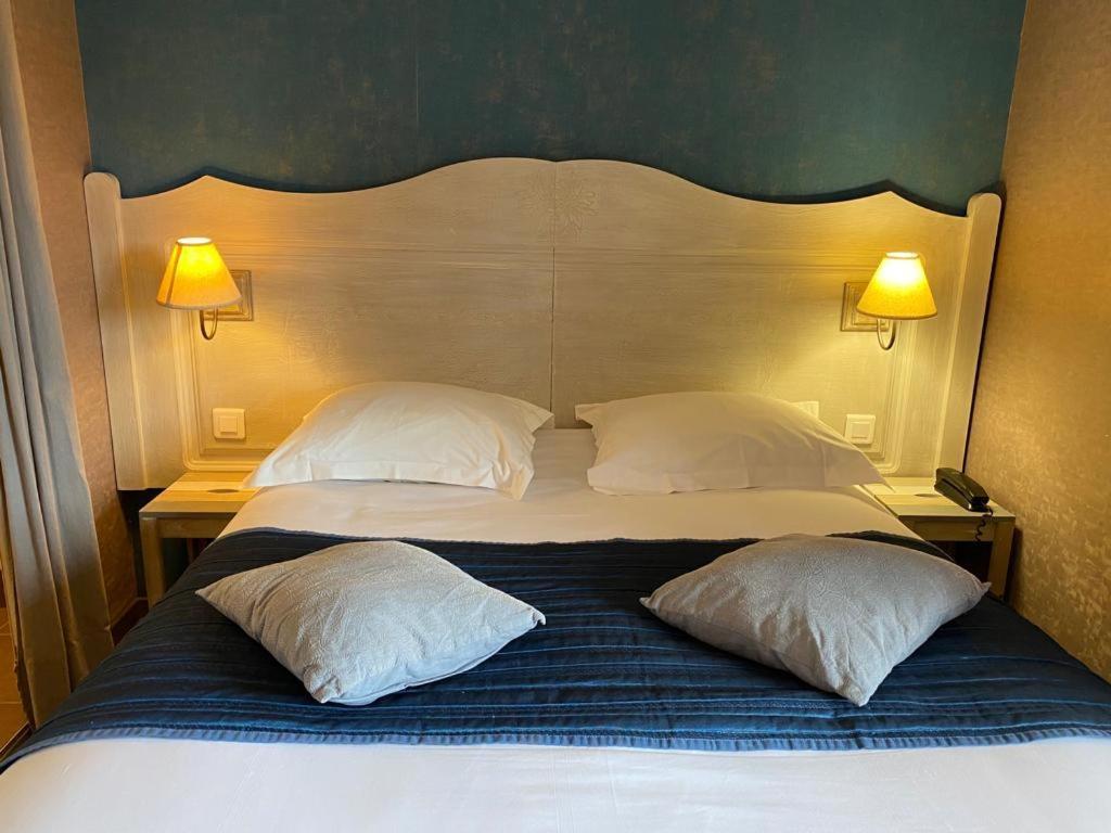 Hotel Saint-Pierre Понтарлье Экстерьер фото