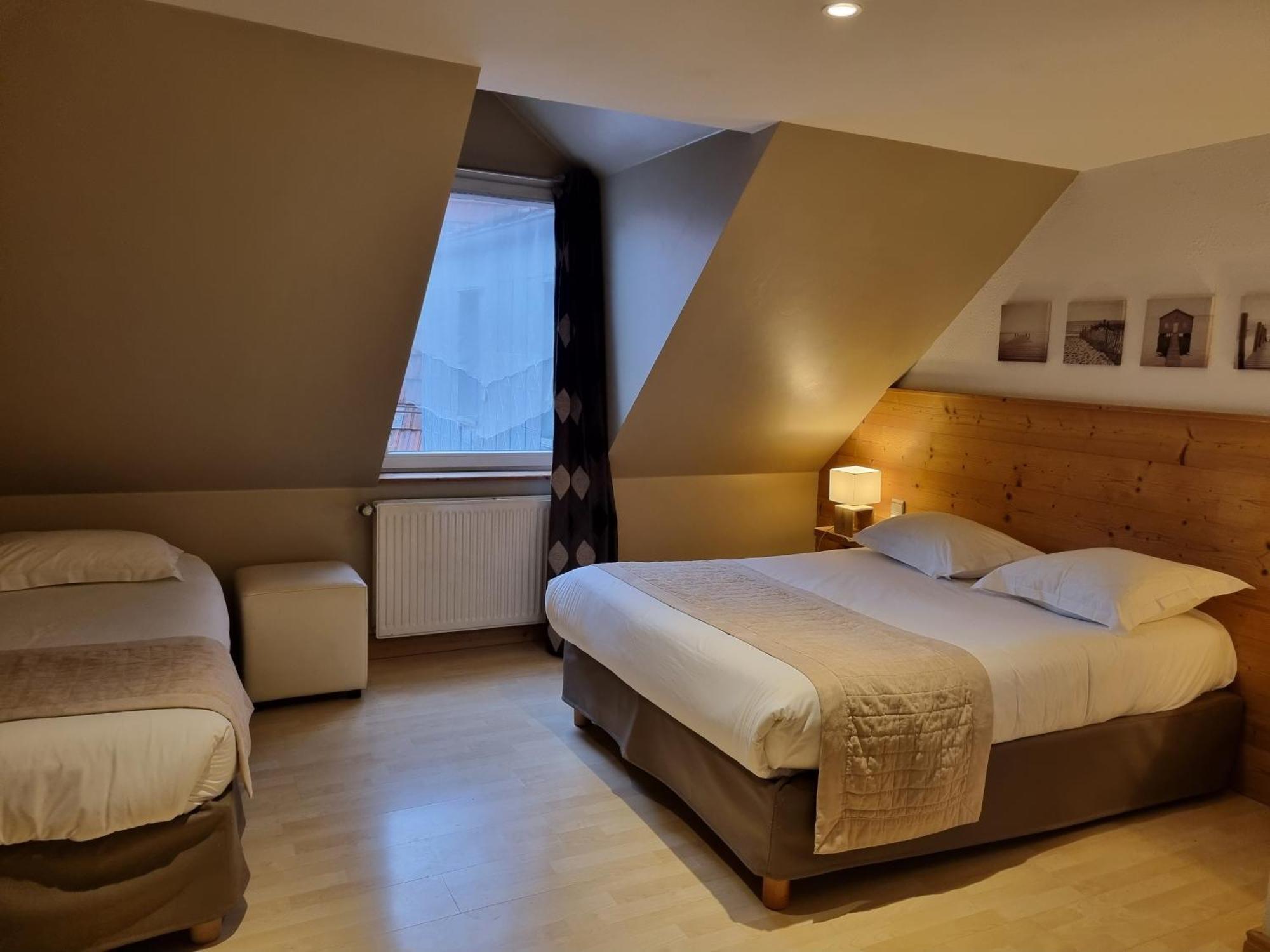 Hotel Saint-Pierre Понтарлье Экстерьер фото