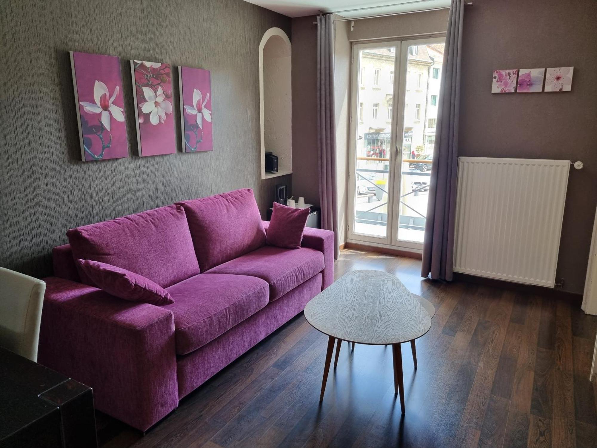Hotel Saint-Pierre Понтарлье Экстерьер фото