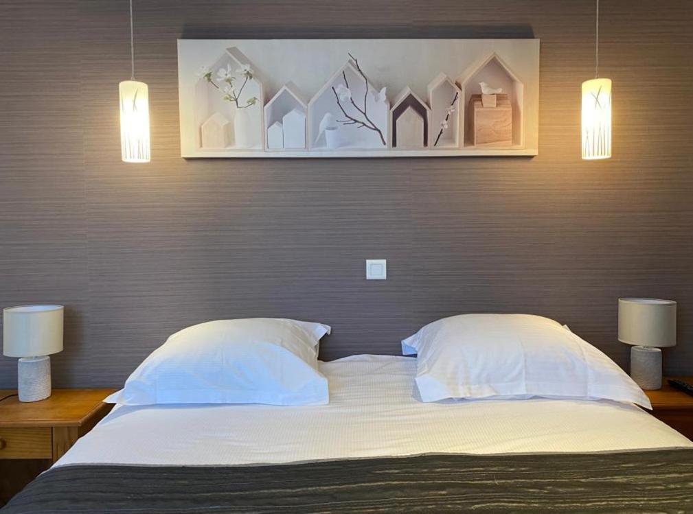 Hotel Saint-Pierre Понтарлье Экстерьер фото