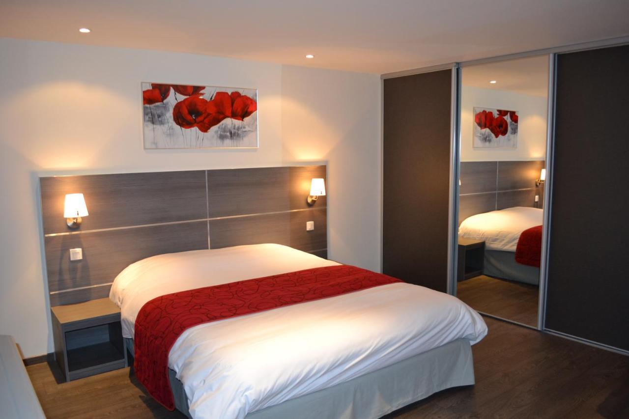 Hotel Saint-Pierre Понтарлье Экстерьер фото