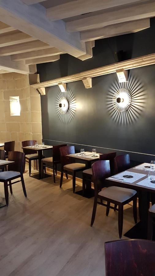 Hotel Saint-Pierre Понтарлье Экстерьер фото